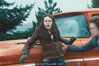 edward-saves-bella[1].jpg